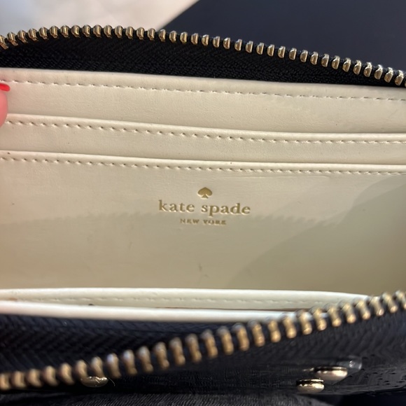 Kate Spade black patent wristlet. - Picture 3 of 5
